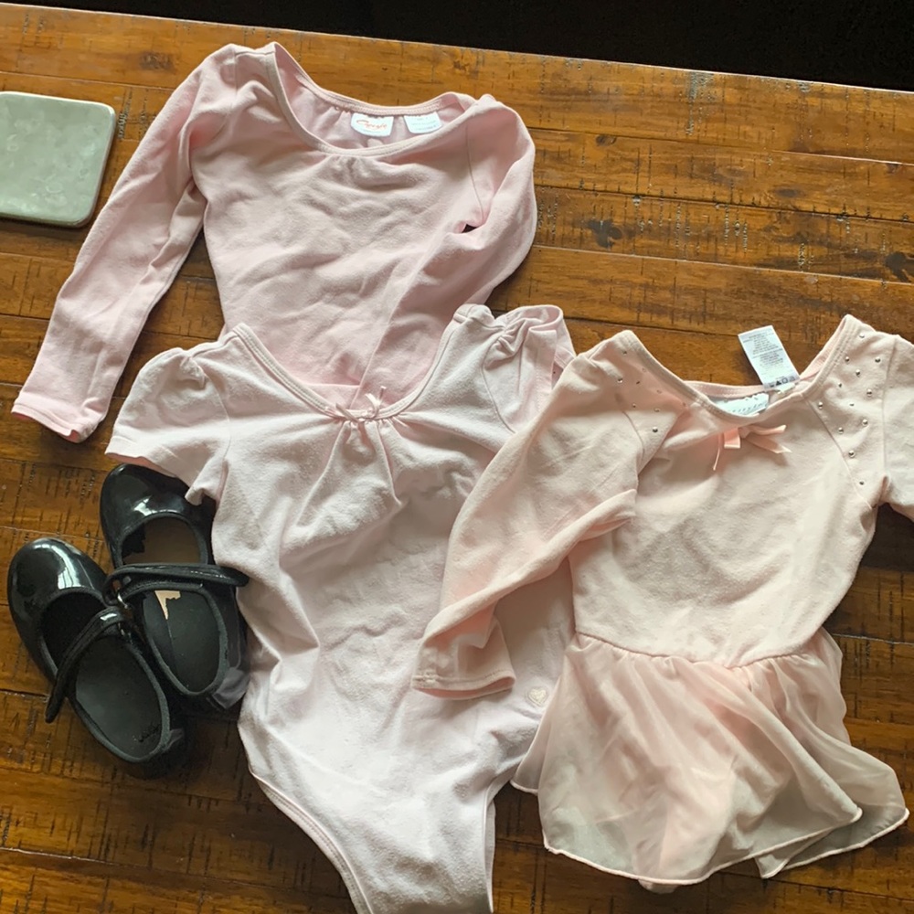 Dance bundle, size 10 (toddler) tap shoes.  Long sleeves 3/4t, short sleeves 4t